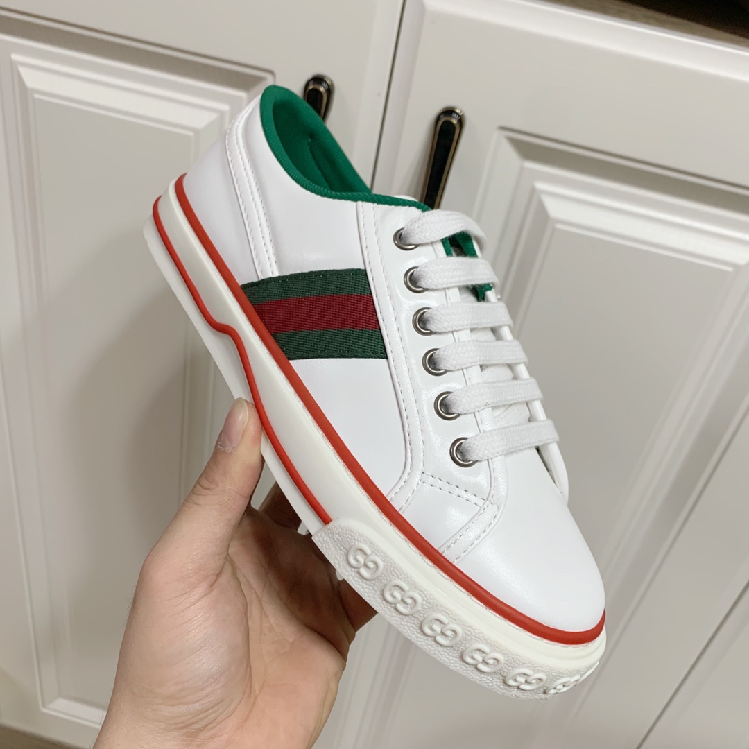 Gucci shoe107