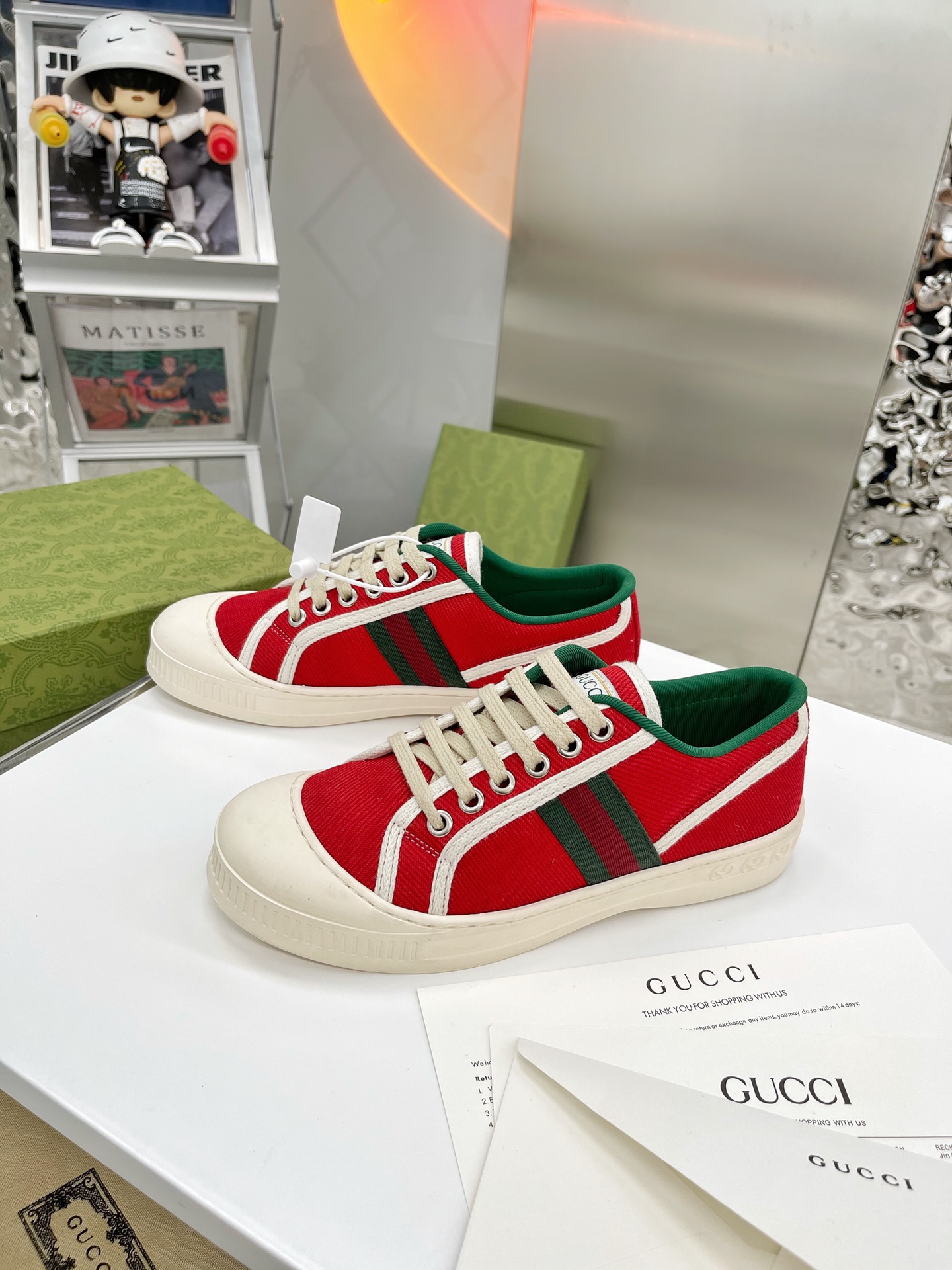 Gucci shoe173