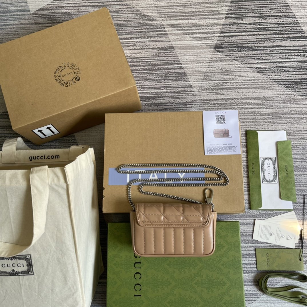 GG Marmont super mini bag