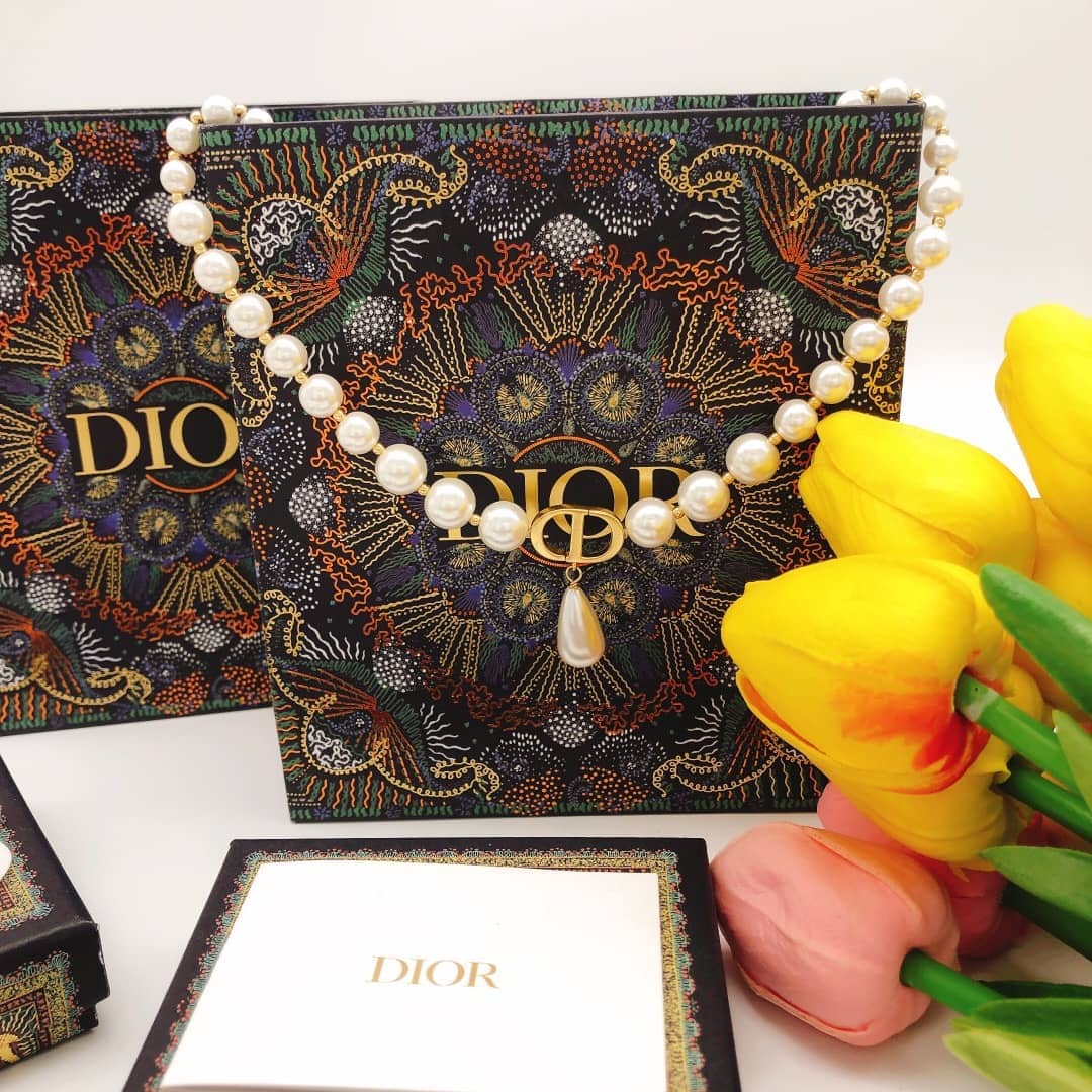 7 Star Dior Necklace