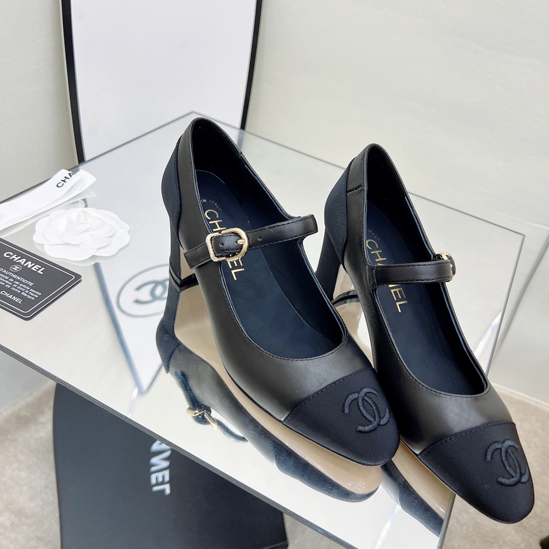 Chanel Shoes144