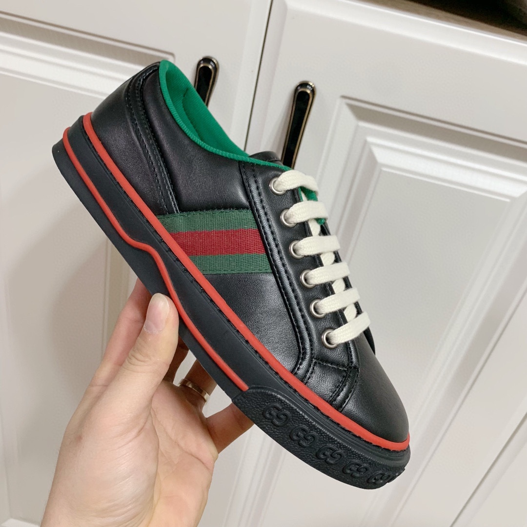 Gucci shoe106