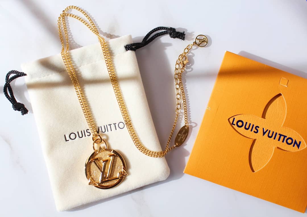 Wholesale Louis Vuitton Logo Necklace
