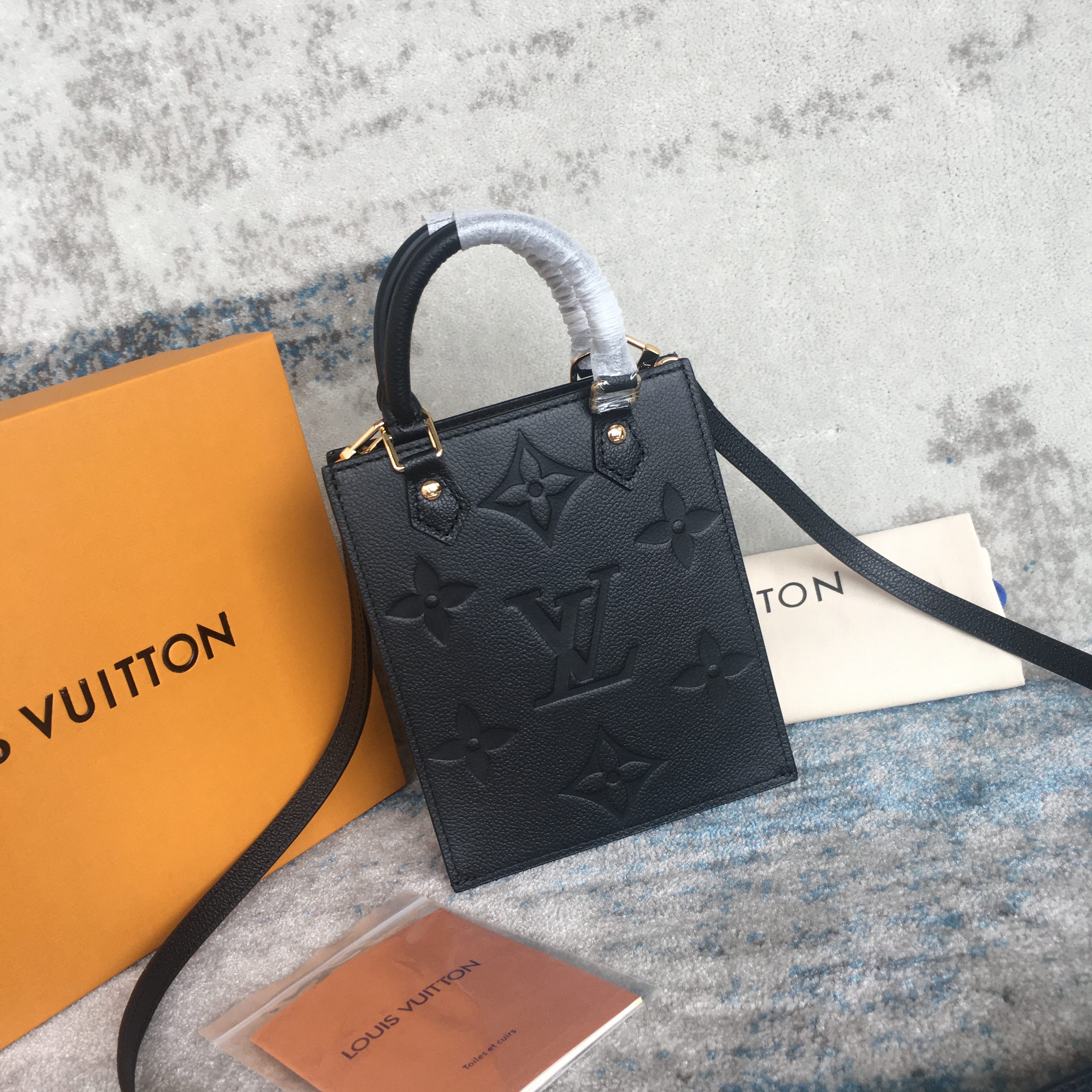 LV PETIT SAC PLAT M80478