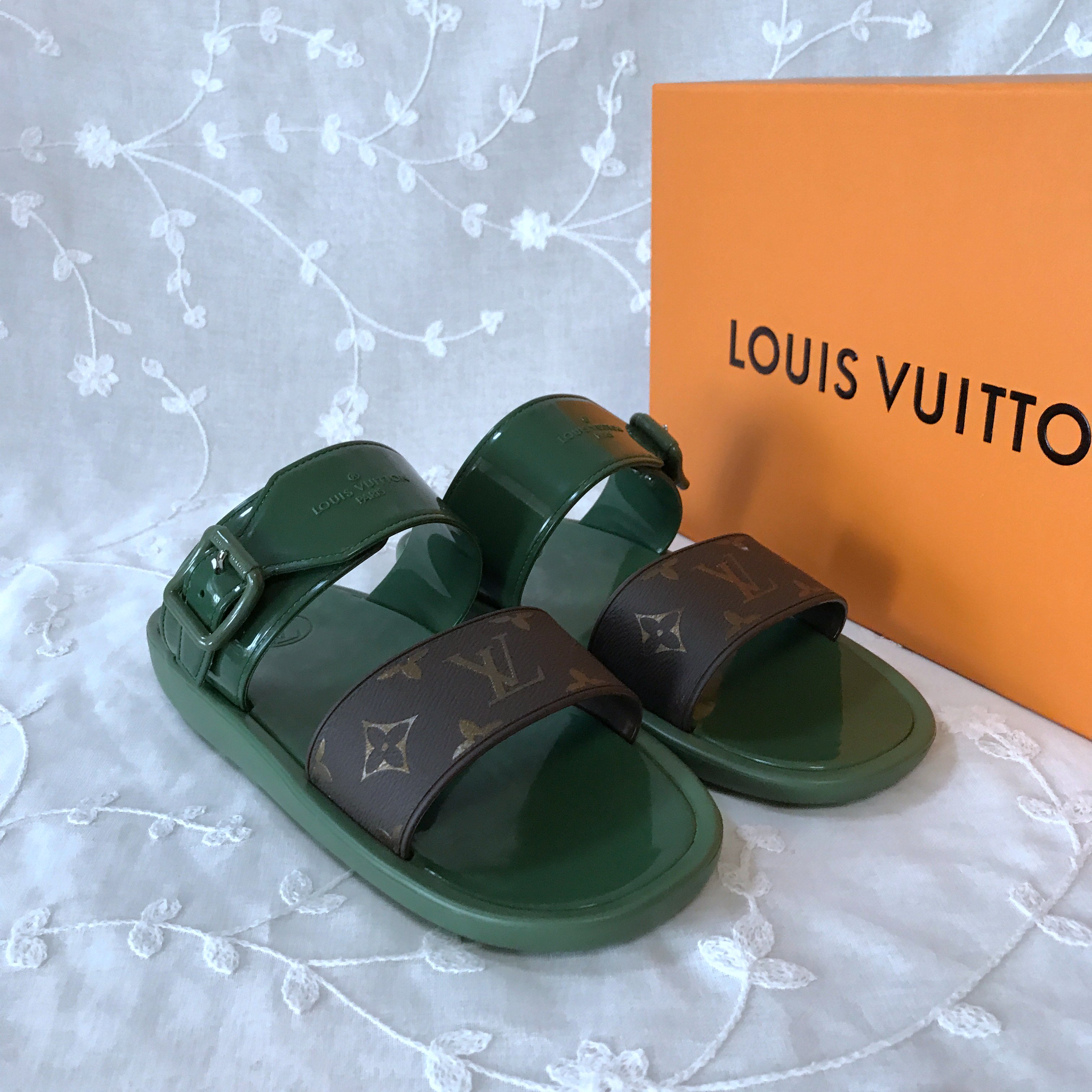 LV Sandals 1339358