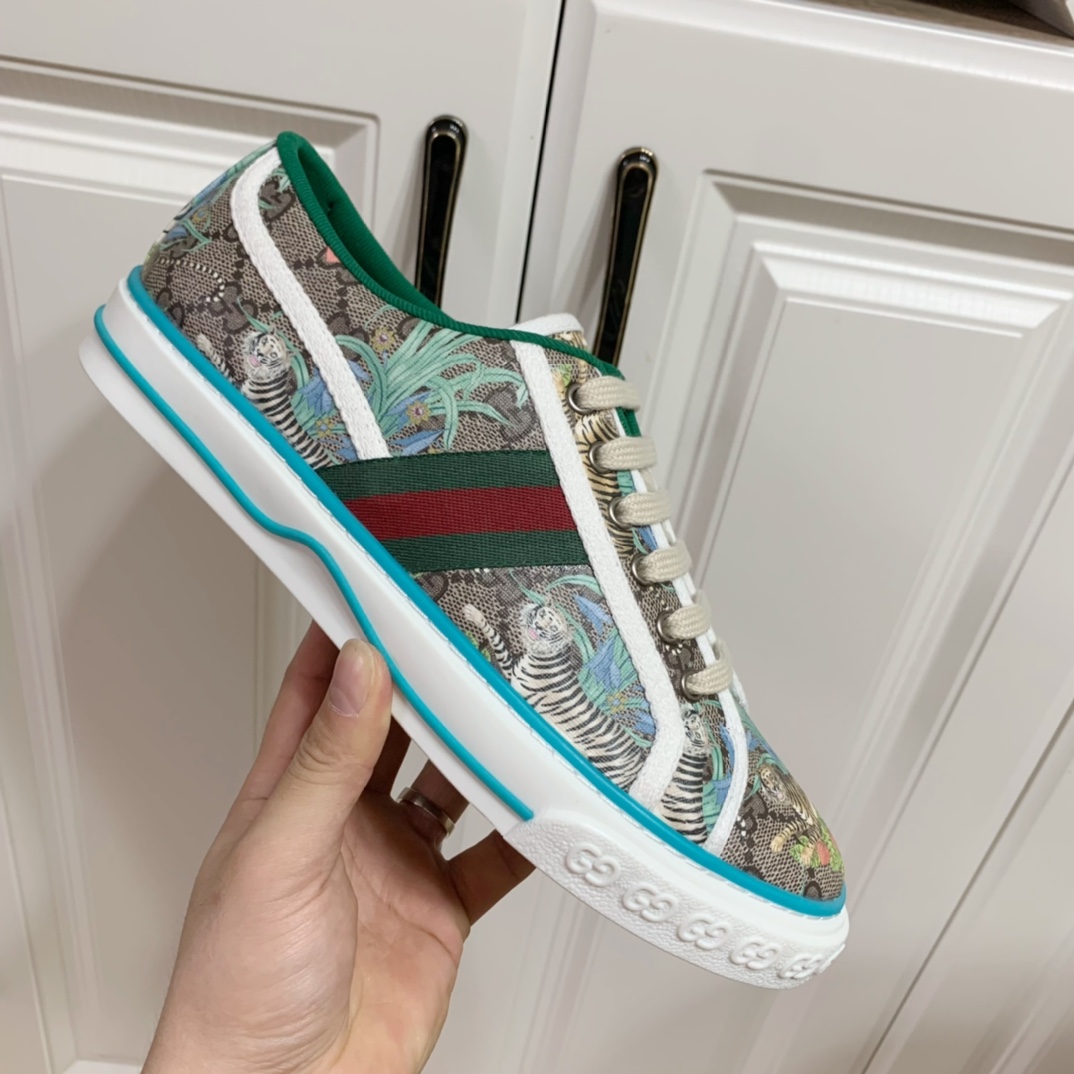 Gucci shoe82