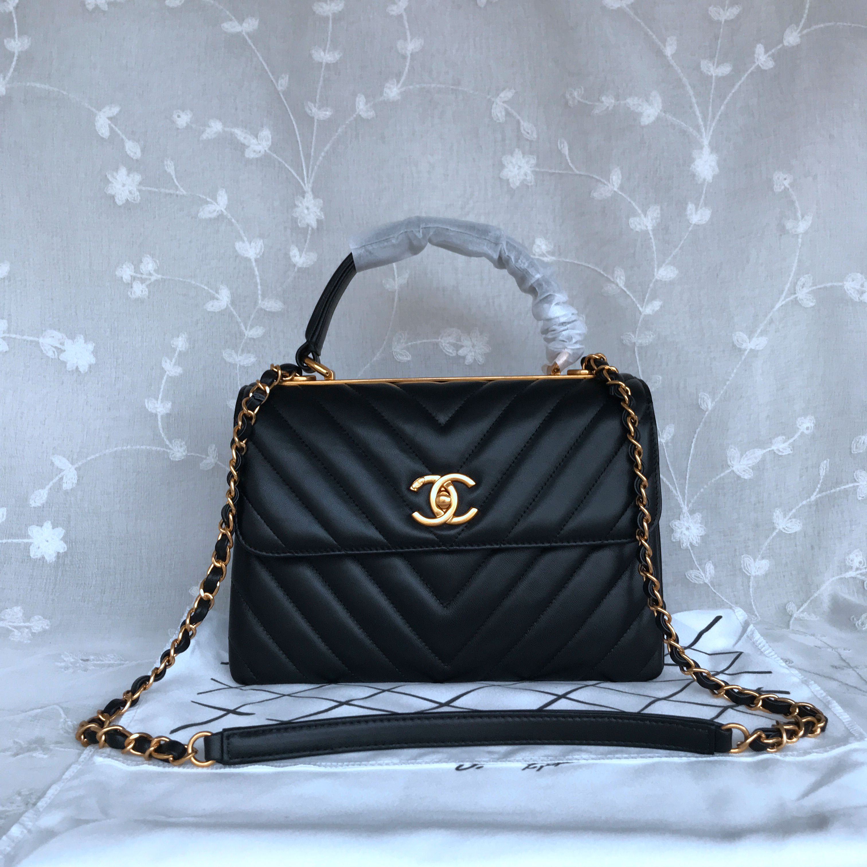 CHANEL FLAP BAG WITH TOP HANDLE 92236