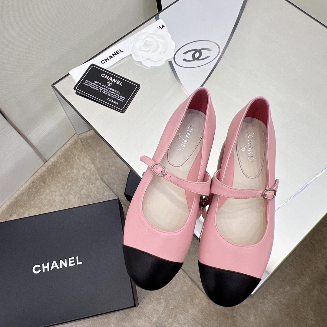 Chanel Shoes136