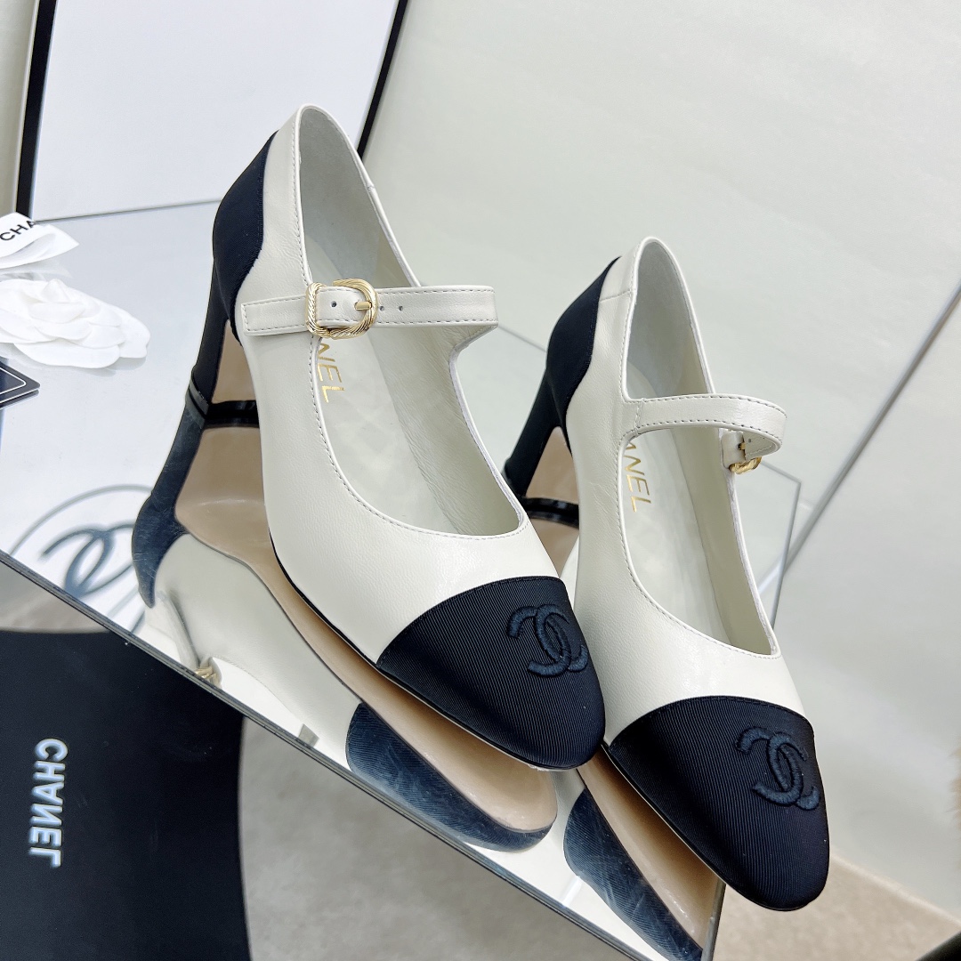 Chanel Shoes143