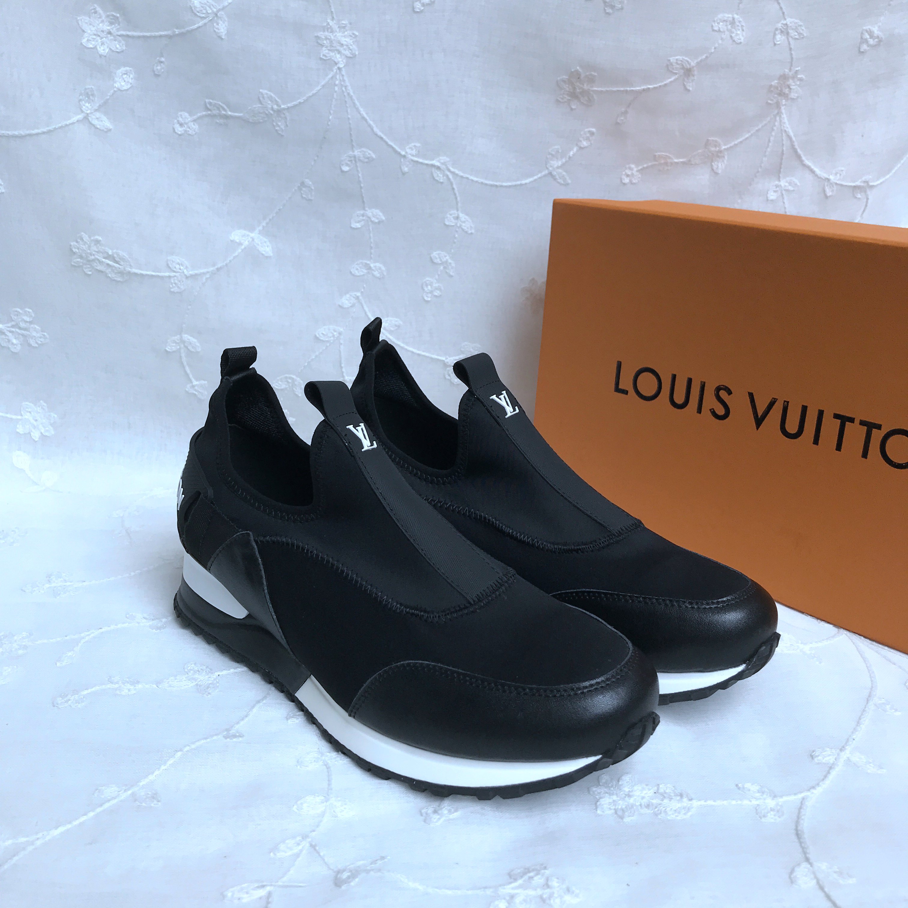 LV Casual Sport Shoes 438784
