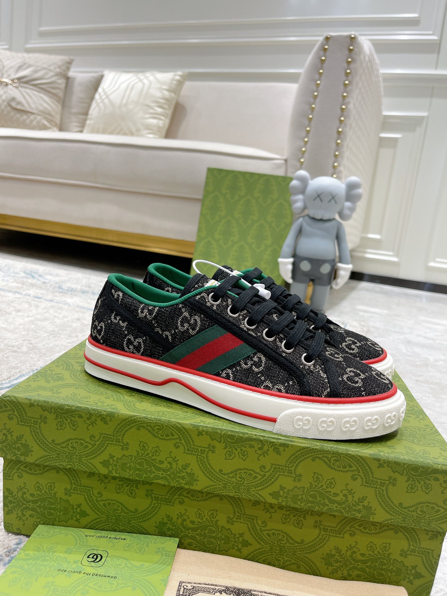 Gucci shoe143