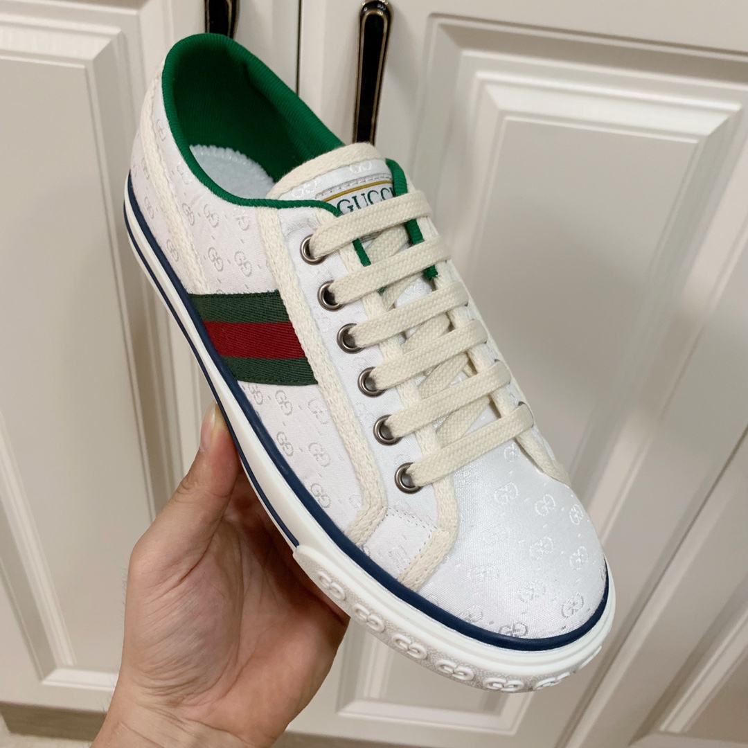 Gucci shoe93