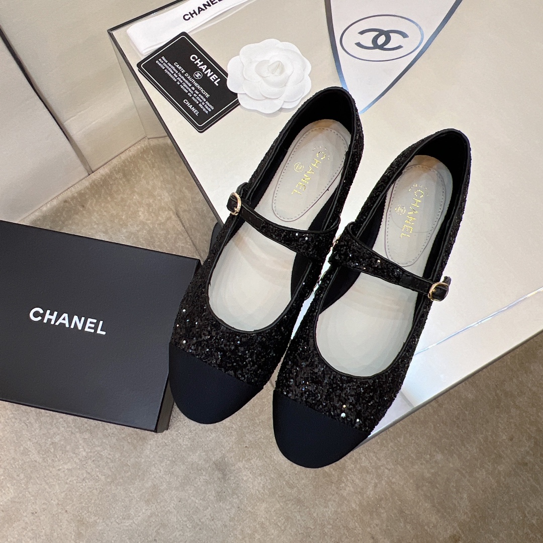 Chanel Shoes140