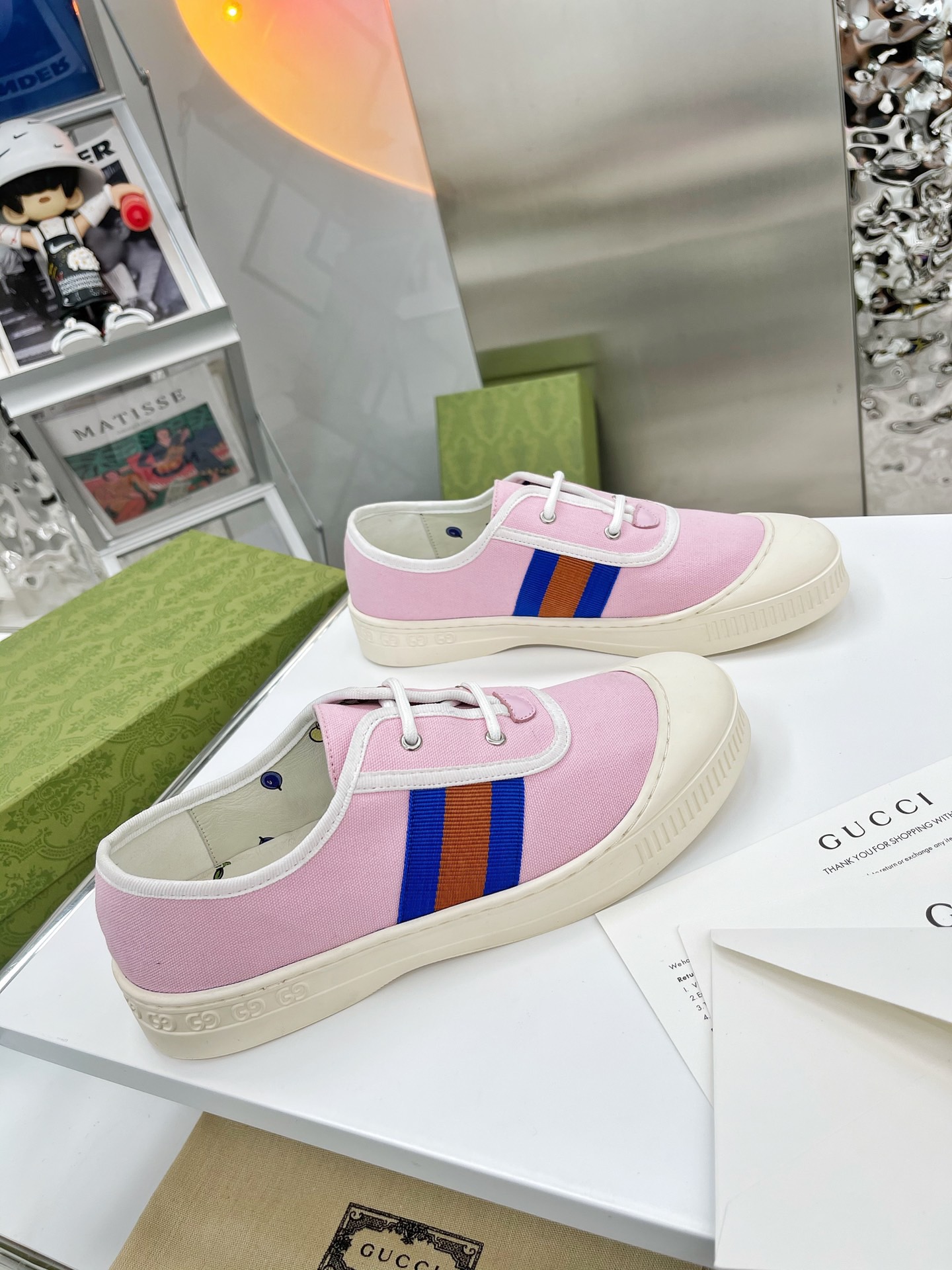 Gucci shoe175