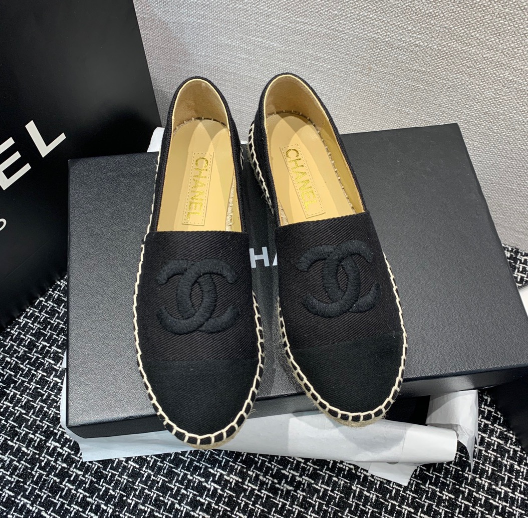 Chanel Shoes378