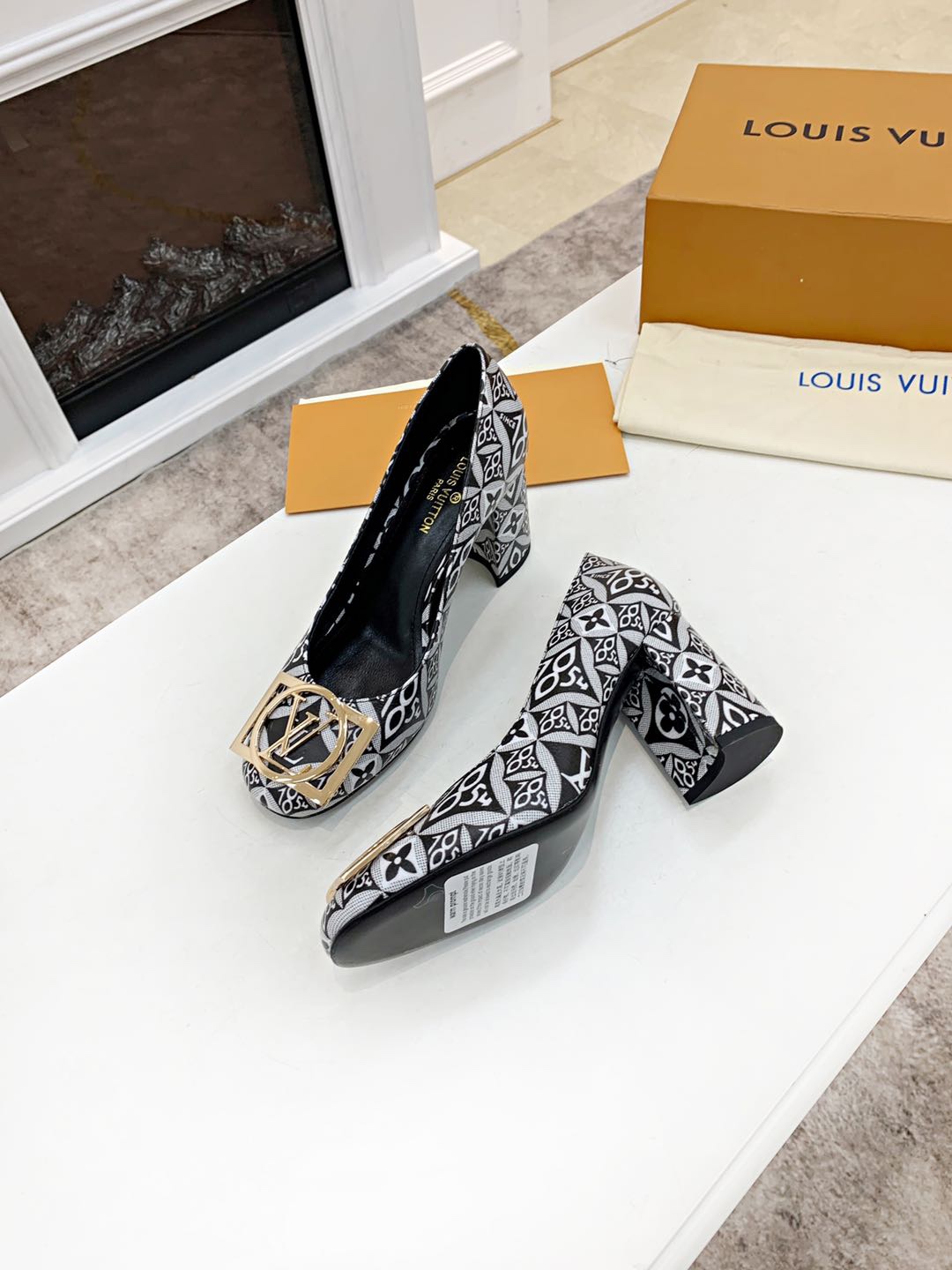 LV shoes95