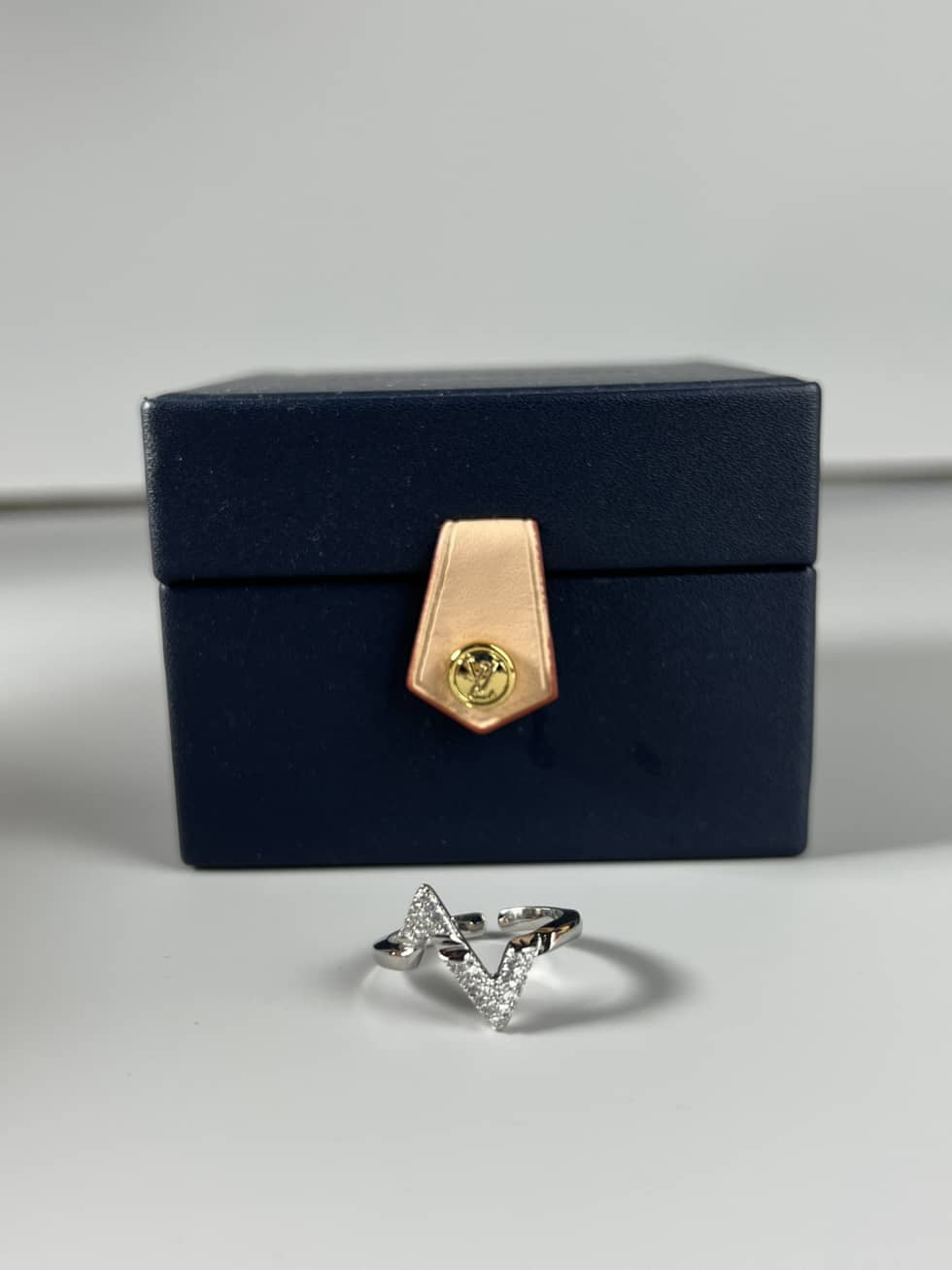 Wholesale Louis Vuitton AAA+ Ring