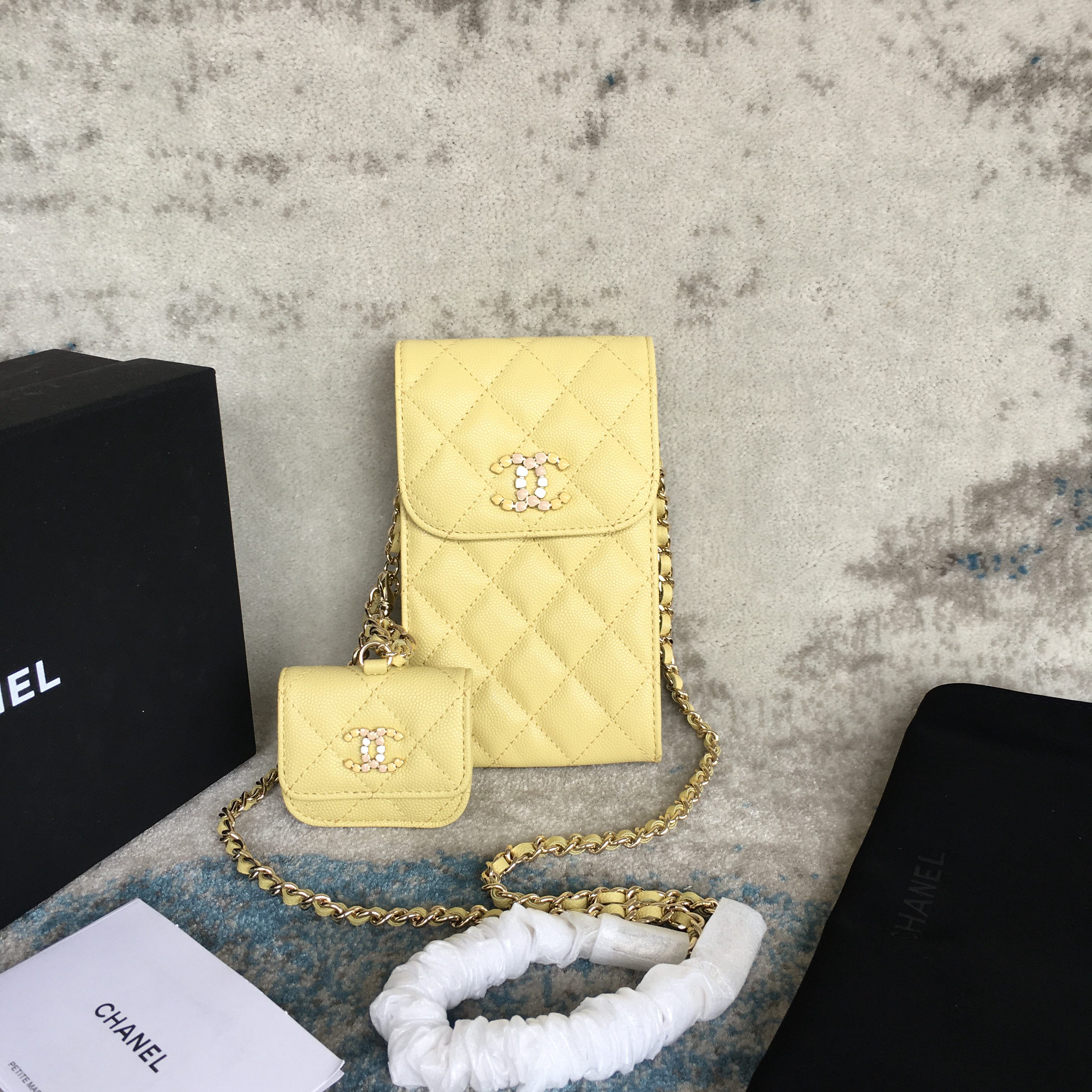 CHANEL QUILTED GRAINED CALFSKIN PHONE AIRPODS CASE WITH CHAIN