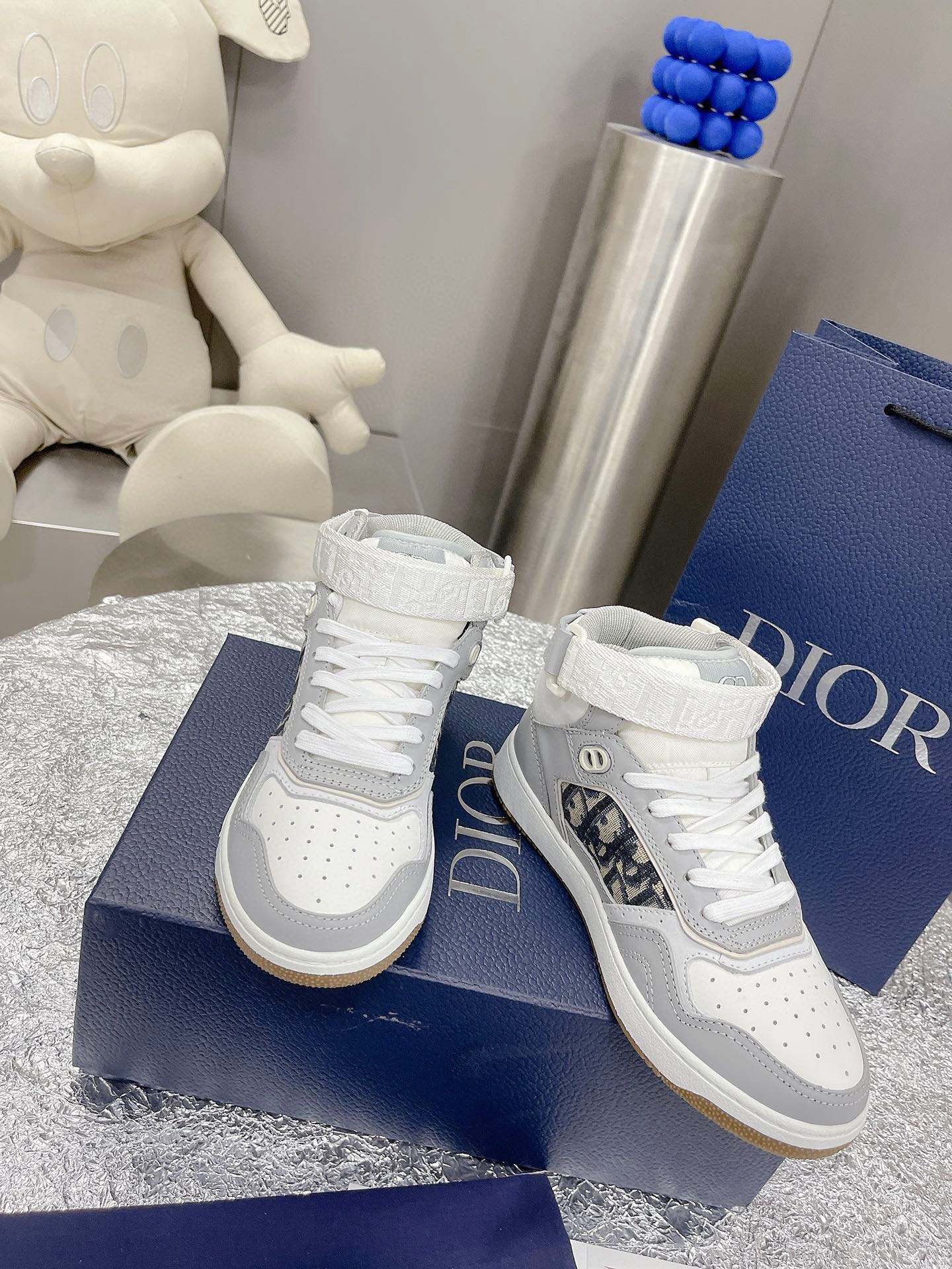 Dior shoes325