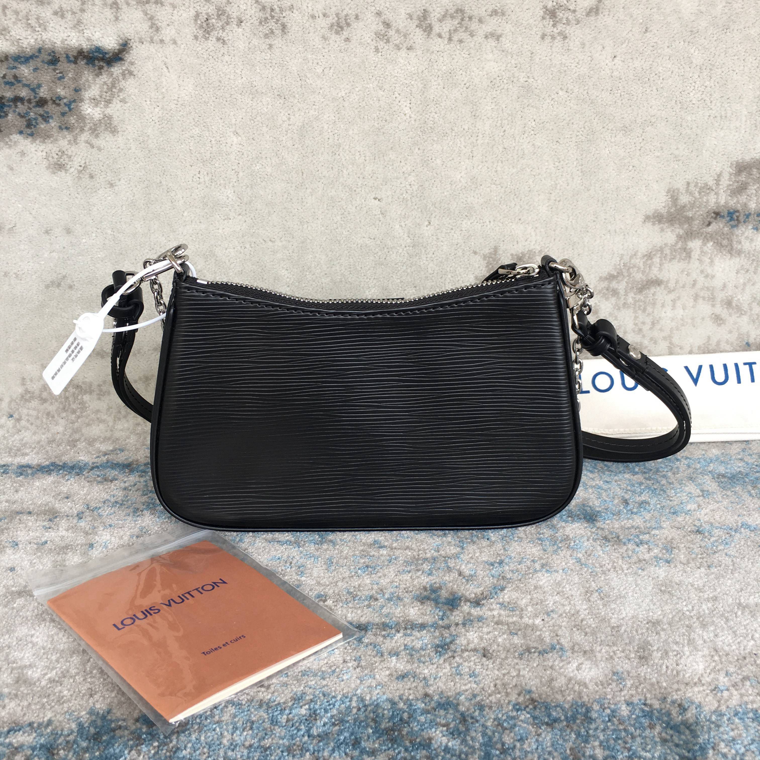 LV EASY POUCH ON STRAP M80471
