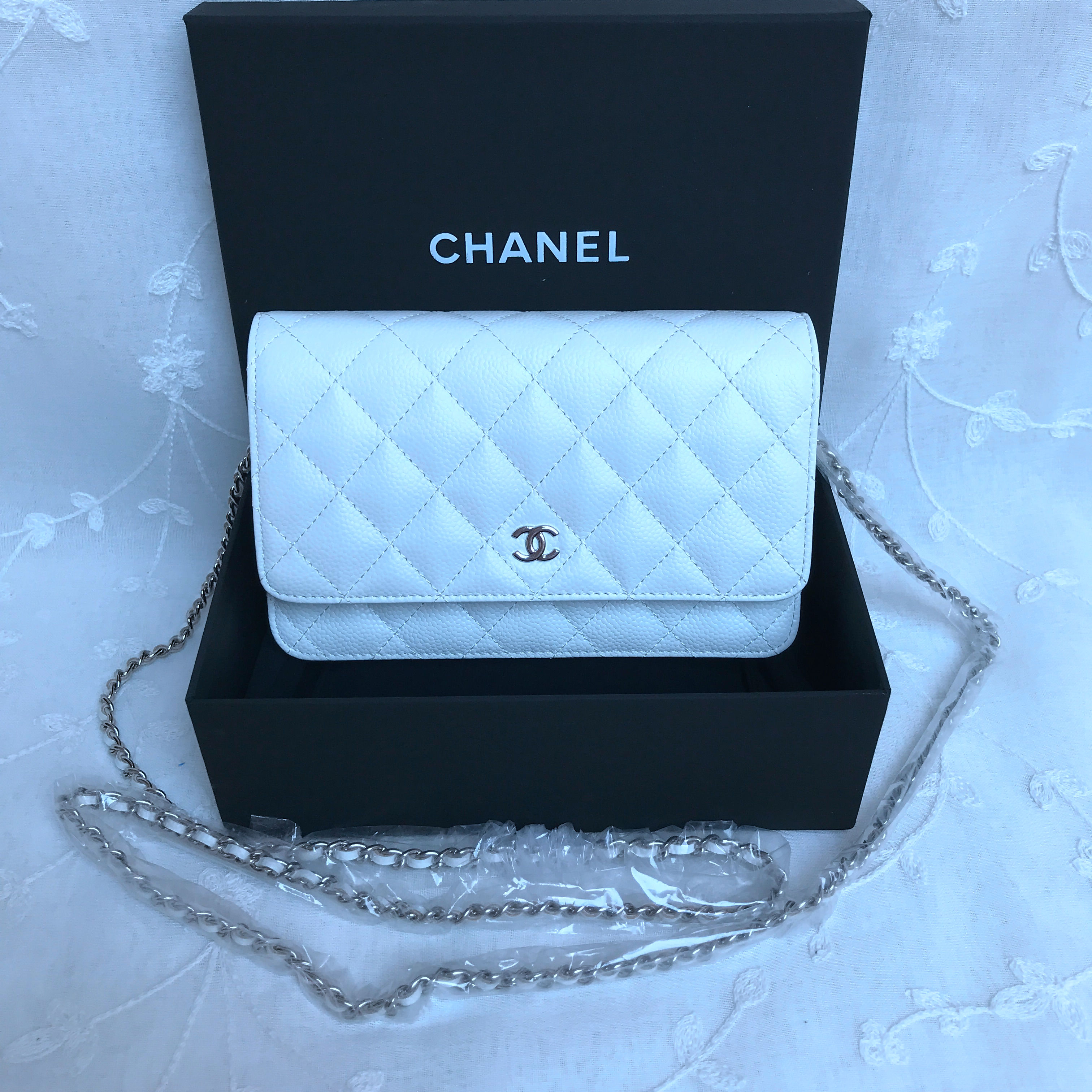 CHANEL WALLET ON CHAIN 33814