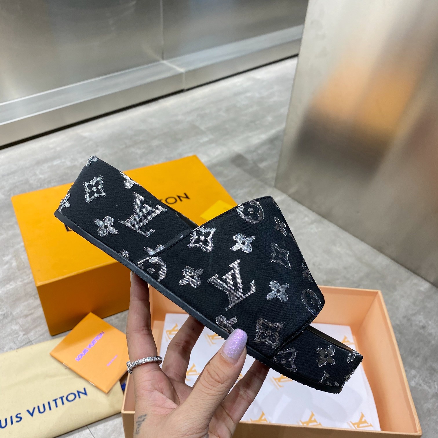 LV shoes12