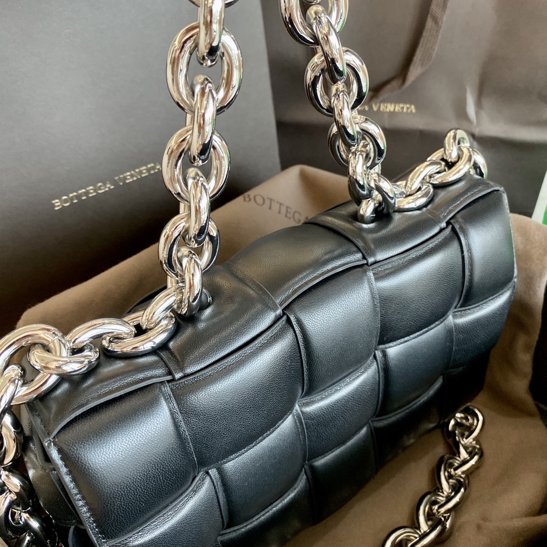 BOTTEGA VENETA THE CHAIN CASSETTE