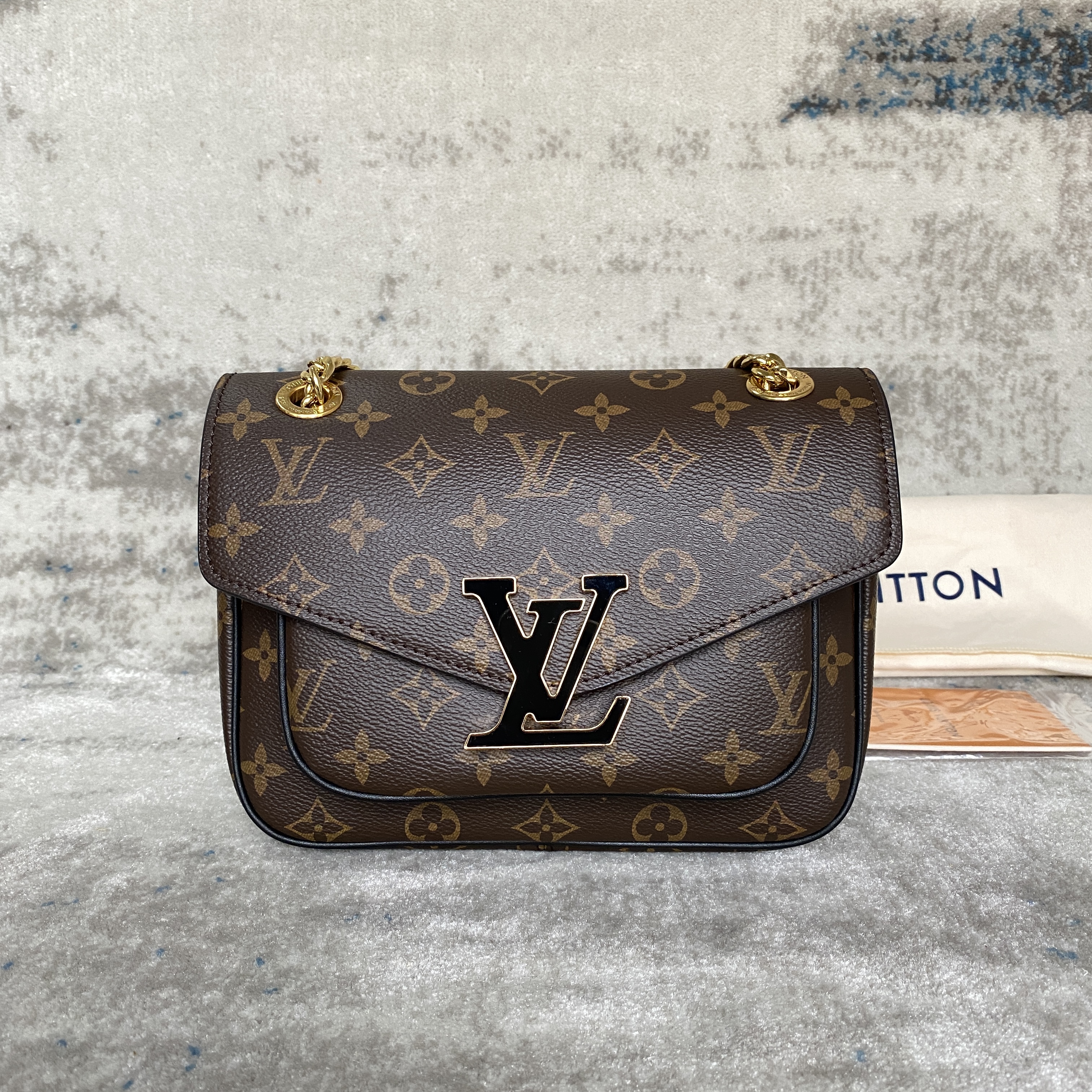 LV PASSY M45592