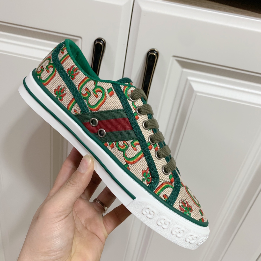 Gucci shoe103