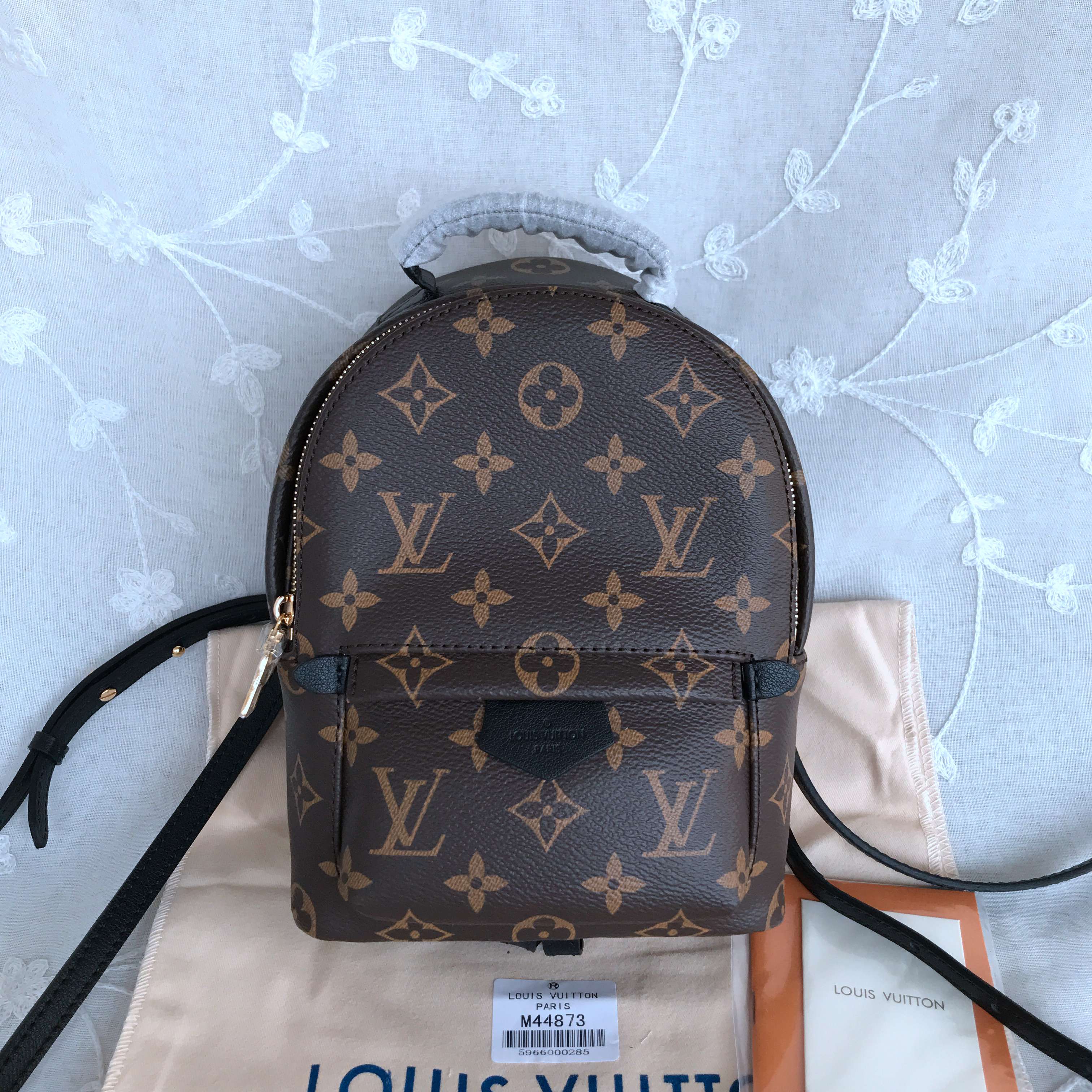 LV PALM SPRINGS M44873