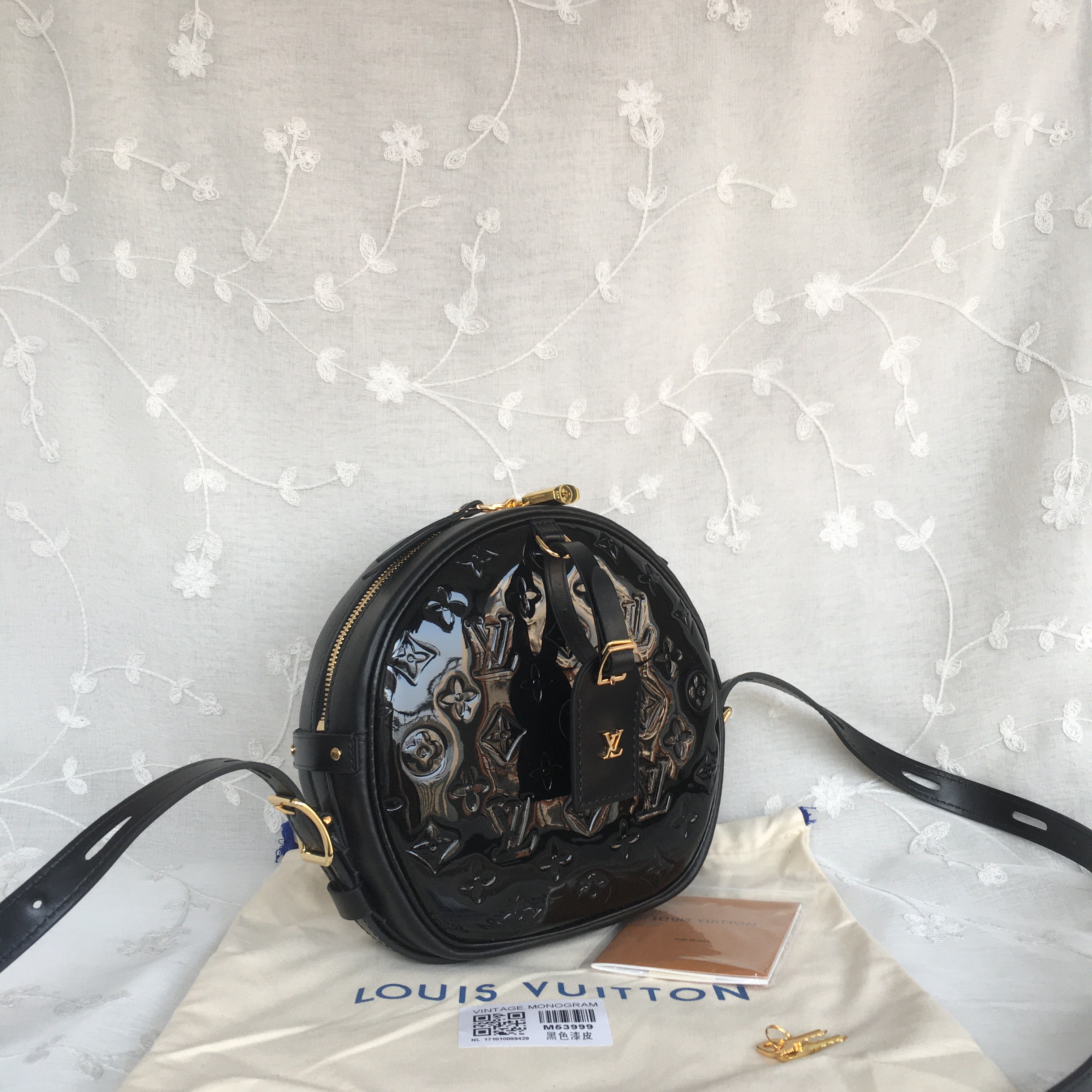 LV BOITE CHAPEAU SOUPLE MM M53999