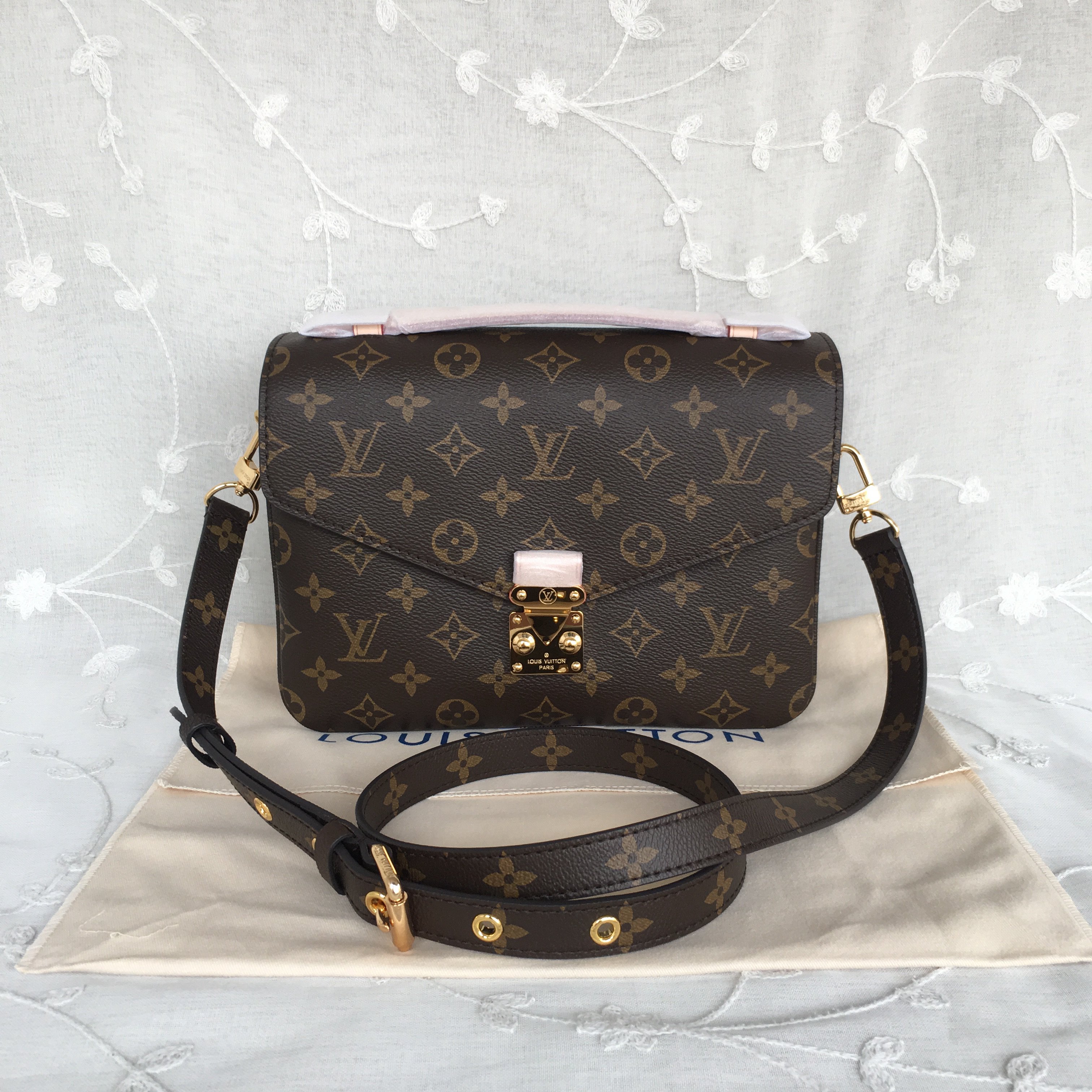 LV POCHETTE METIS M44876