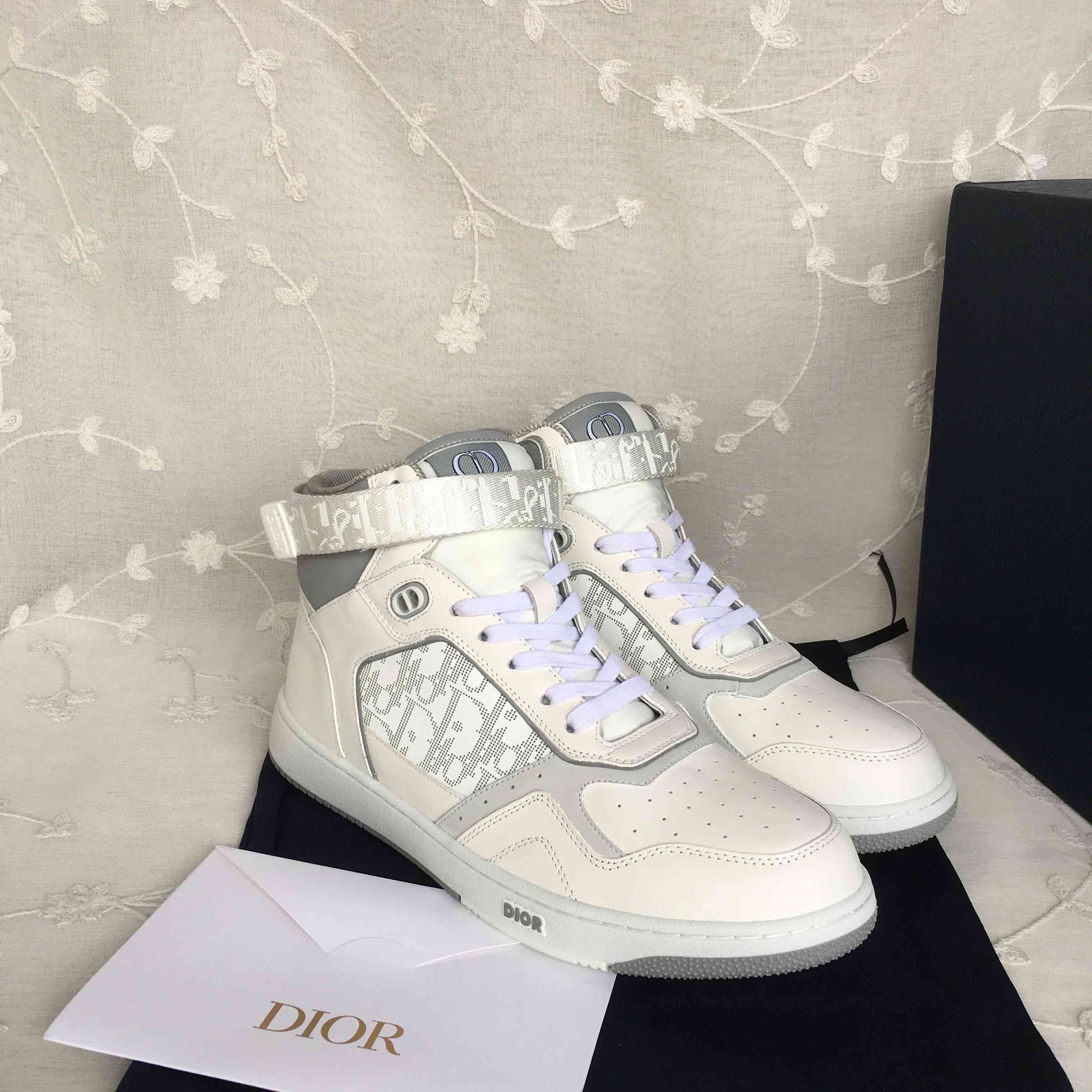 DIOR  OBLIQUE B27