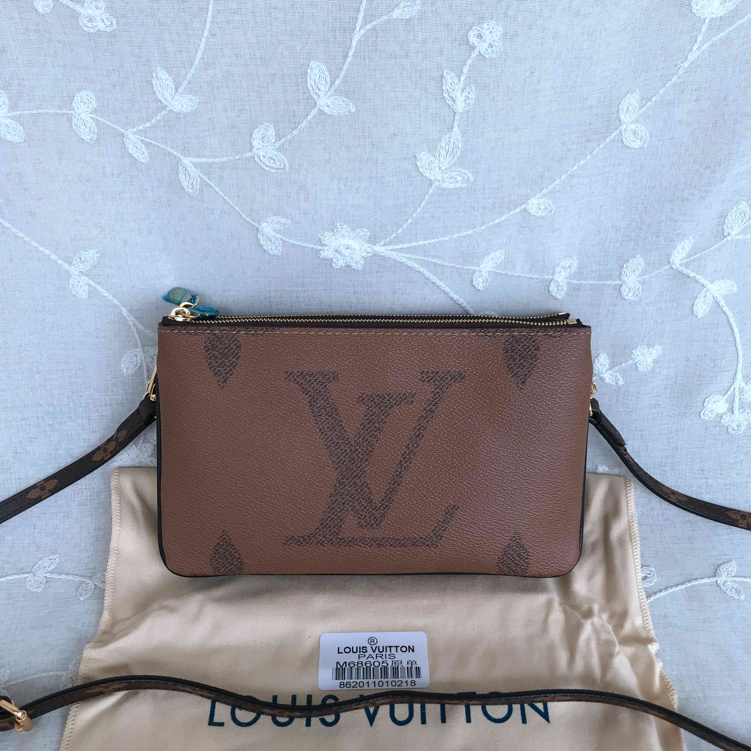LV DOUBLE ZIP POCHETTE M69203