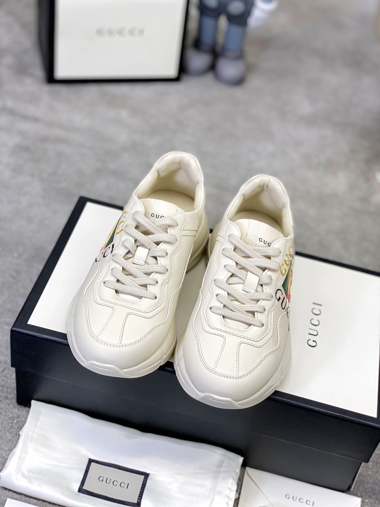 Gucci shoe42