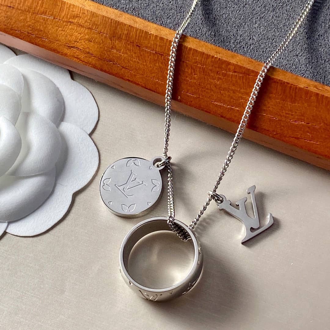 Louis Vuitton Best AAA Replica Necklace