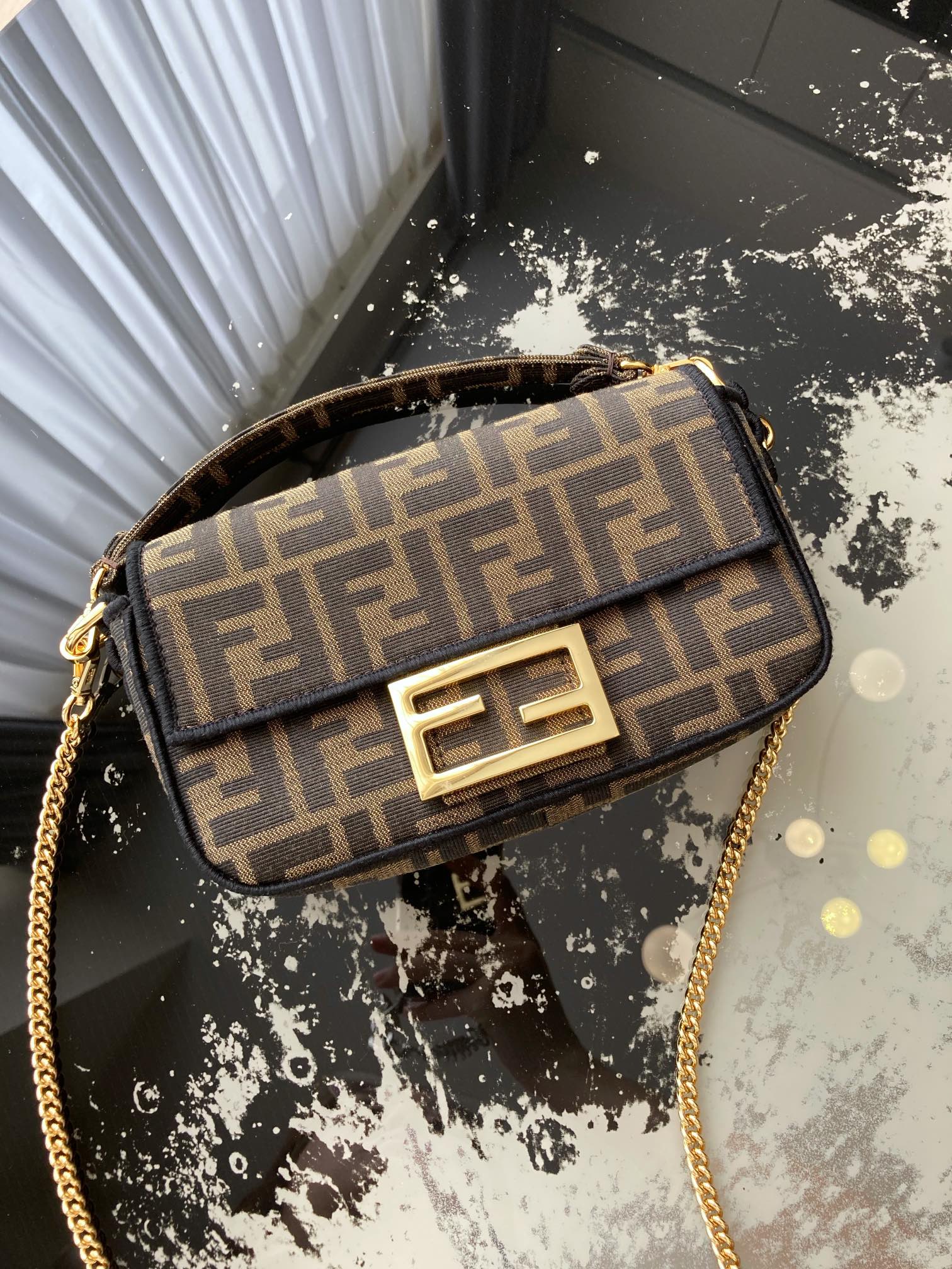 Fendi Baguette