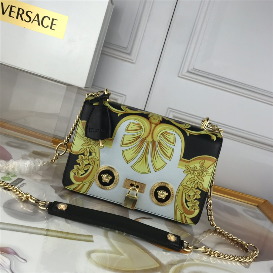 Versace AAA Quality Messenger Bags #720531