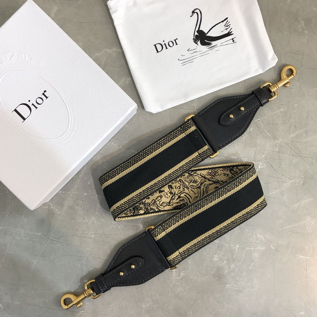 Dior shoulder strap 4