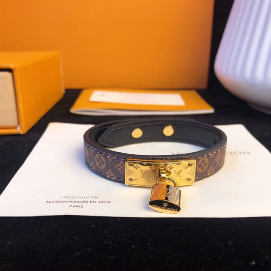Knockoff Louis Vuitton Logo Bracelet