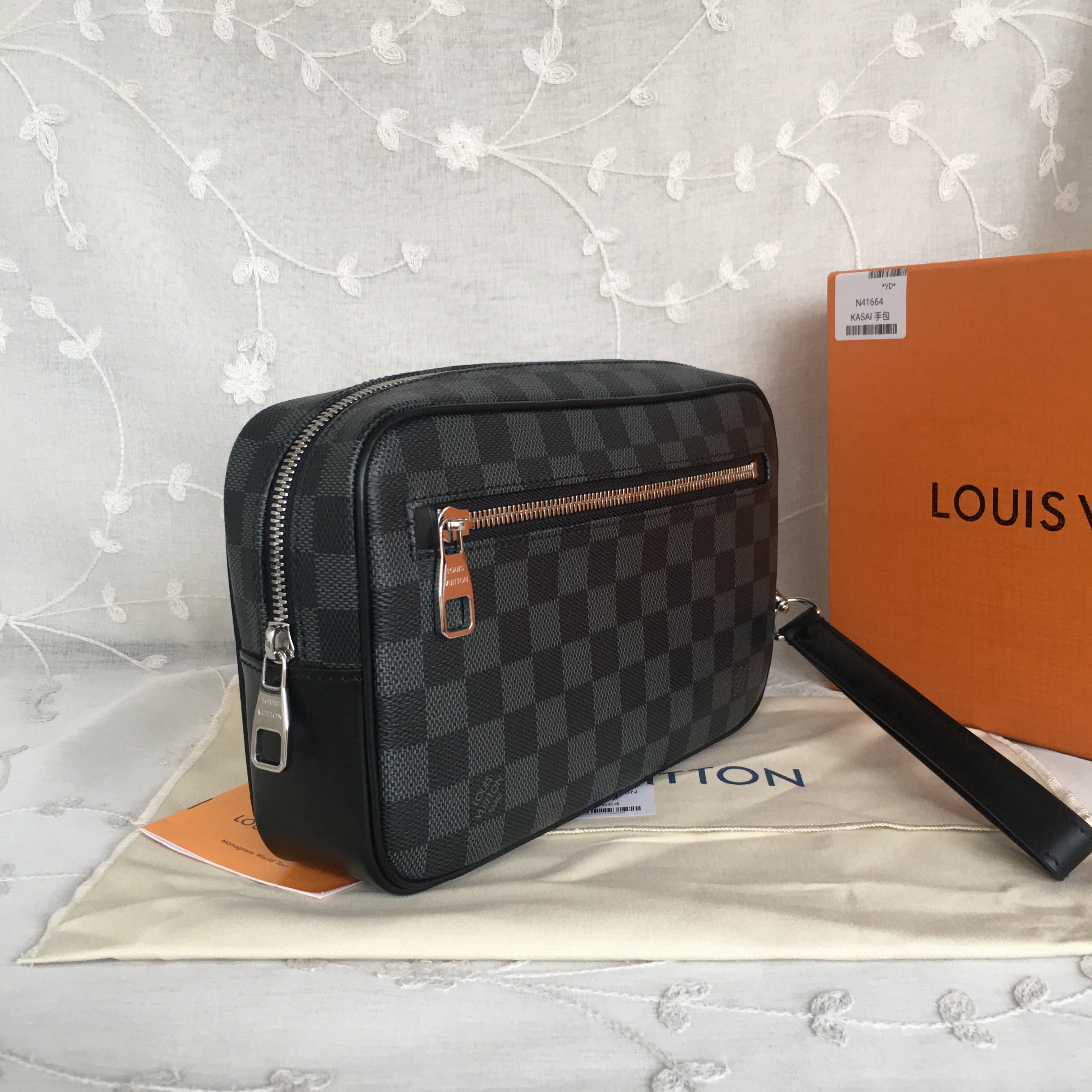 LV KASAI CLUTCH BAG N41664