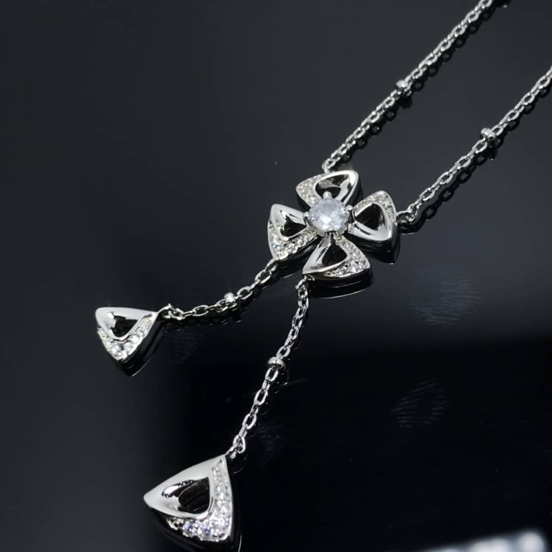 Fake Bvlgari Logo Necklace