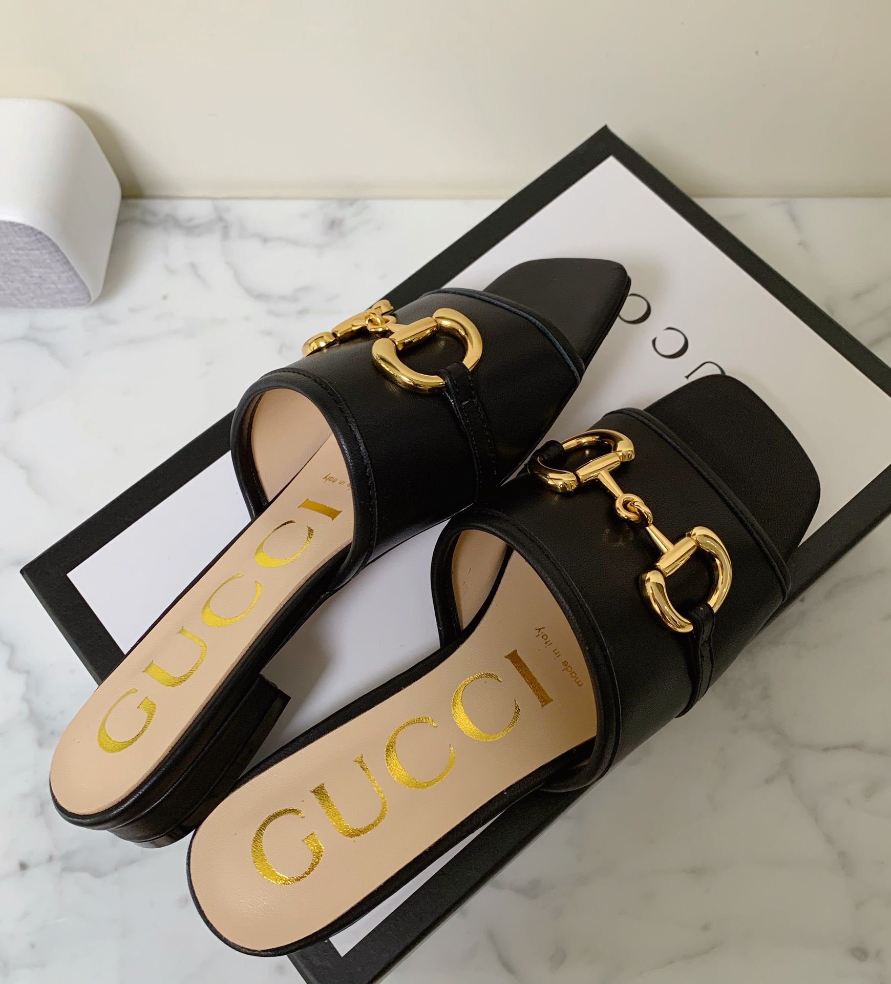 Gucci shoe400