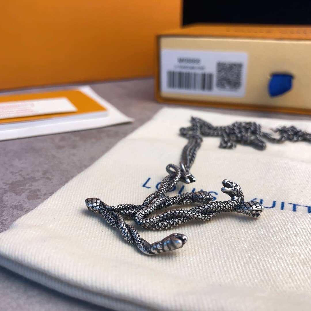 Luxury Louis Vuitton Classic AAA+ Necklace