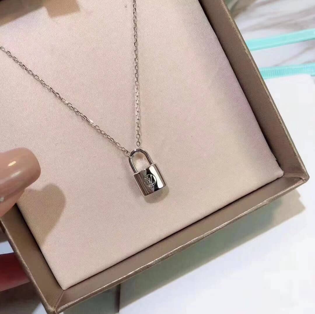 Wholesale Louis Vuitton AAA+ Necklace