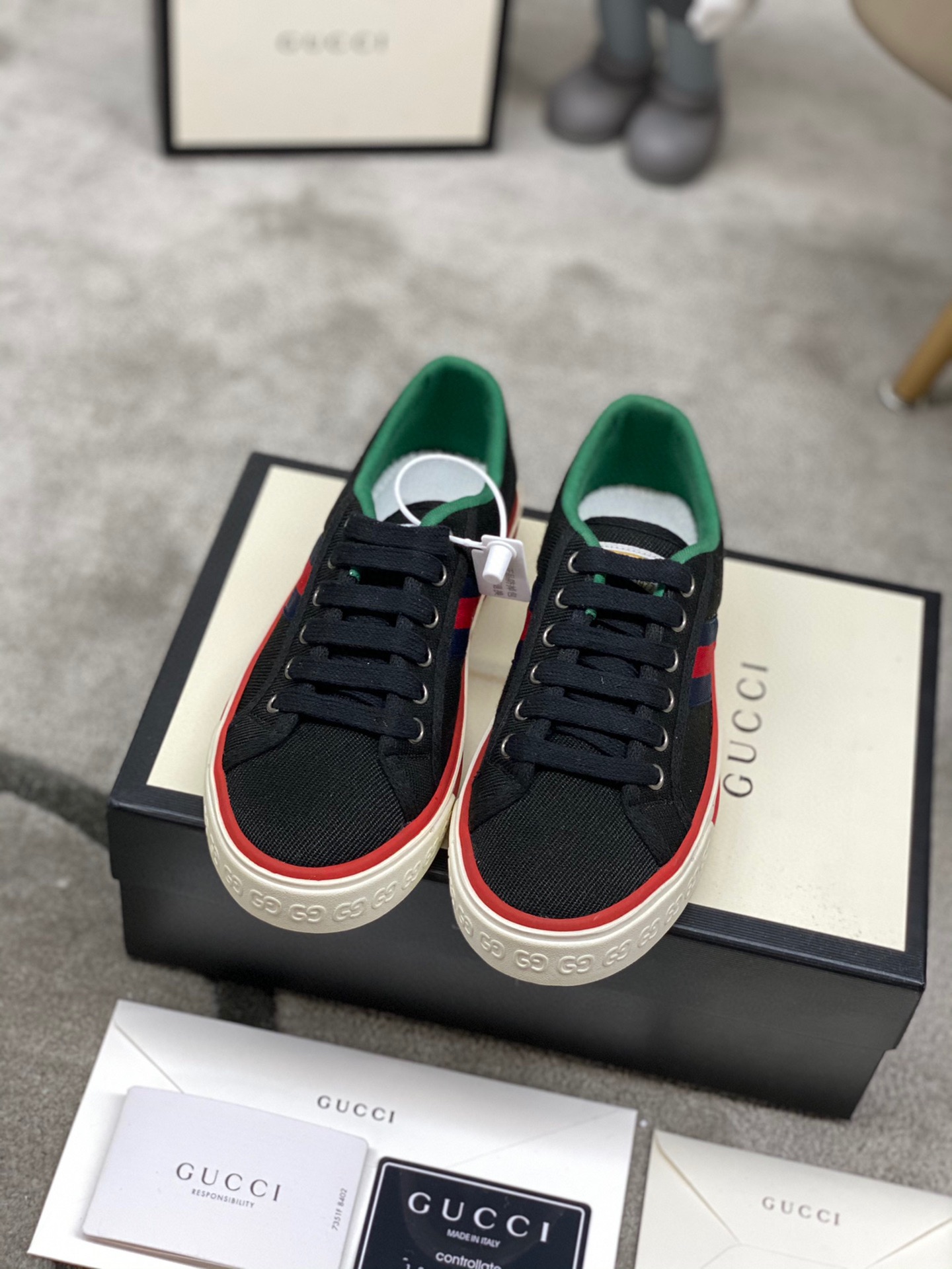 Gucci shoe207