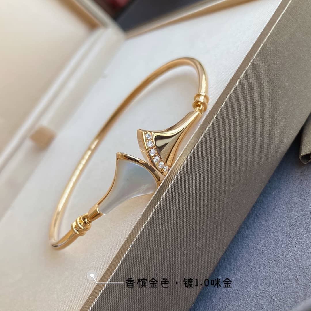 Bvlgari Bracelet First Copy