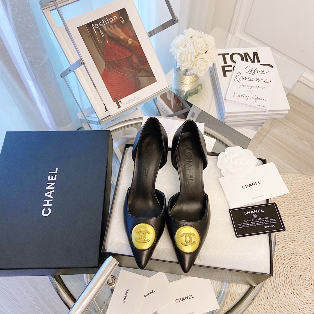 Chanel Shoes302