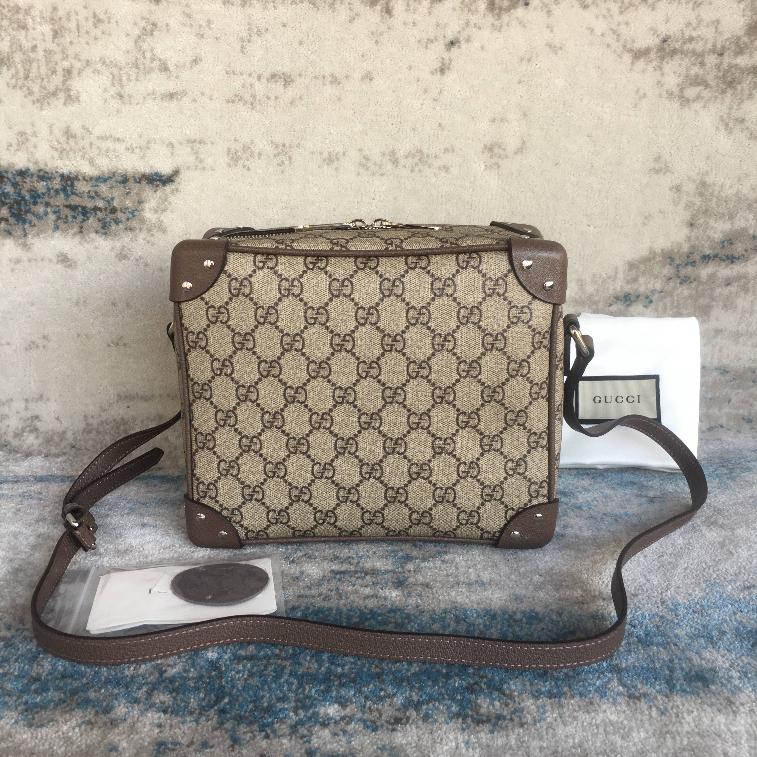 Gucci Shoulder Bag with leather details 626363
