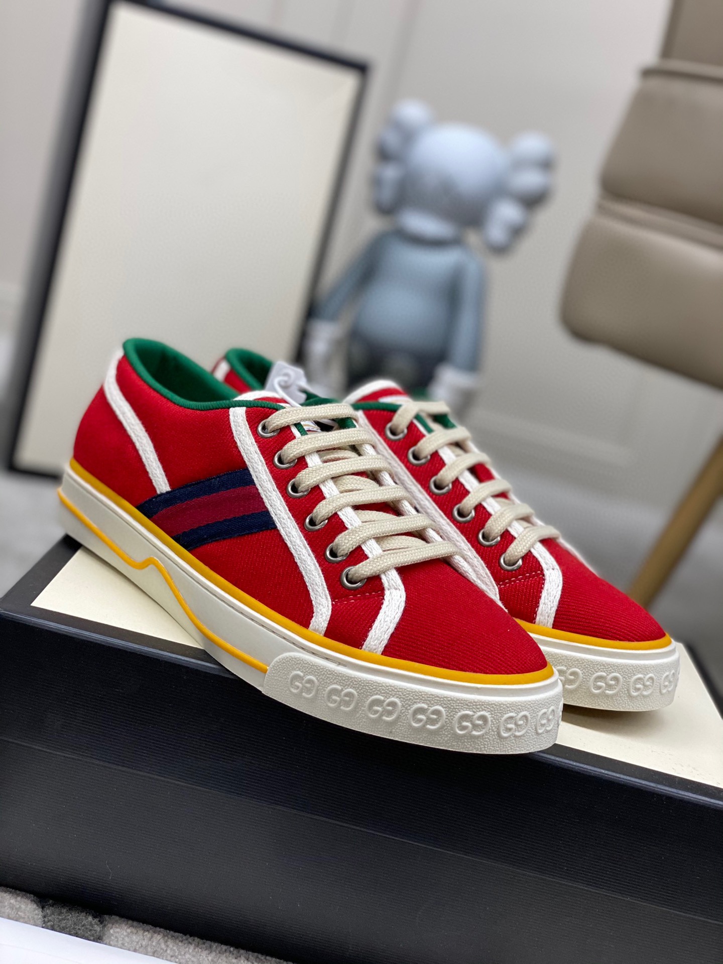 Gucci shoe209